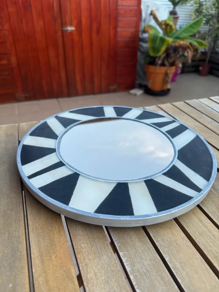 Spinning Lines – Rotating Resin Tray